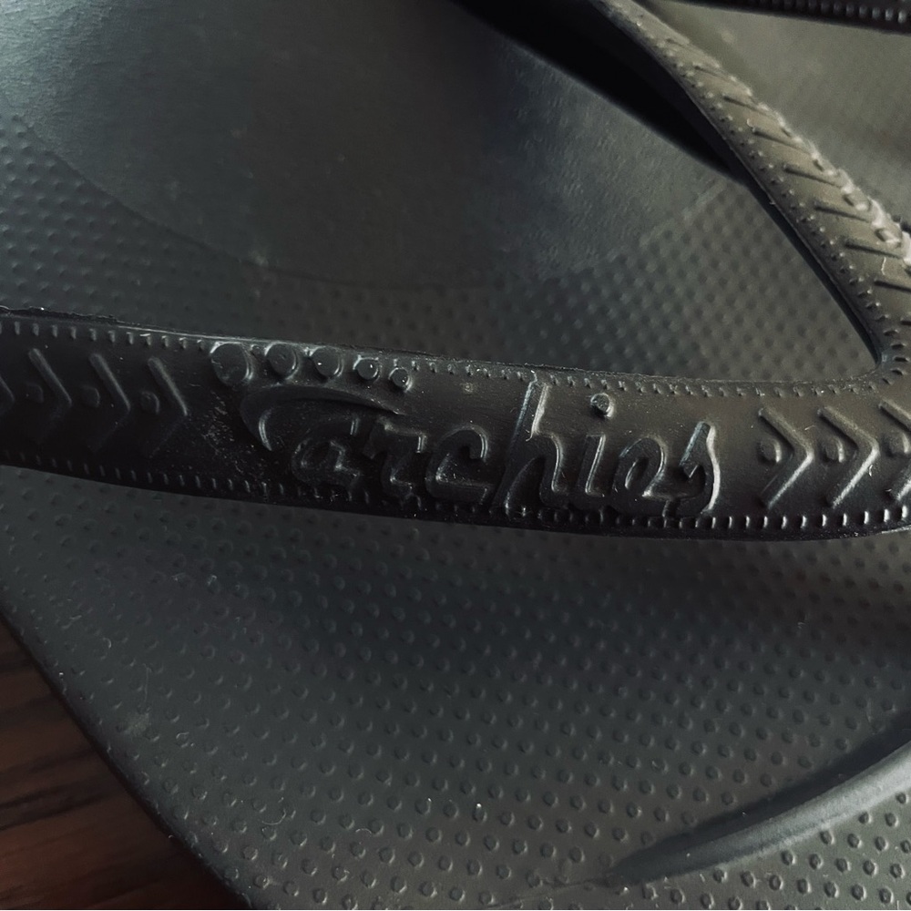 Archie’s Arch Support Black Flip Flop Sandals - Picture 4 of 7
